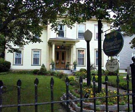Bellinger Rose Bed & Breakfast Herkimer ภายนอก รูปภาพ