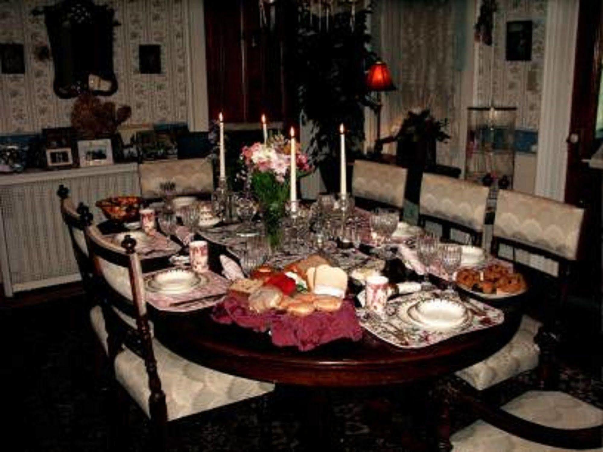 Bellinger Rose Bed & Breakfast Herkimer ร้านอาหาร รูปภาพ